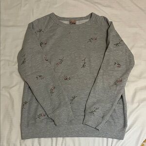 Como Vintage Grey Rose and Flower Accent Sweater